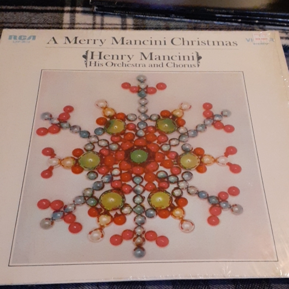 Bundle of Christmas albums (6 albums total) - Picture 3 of 4